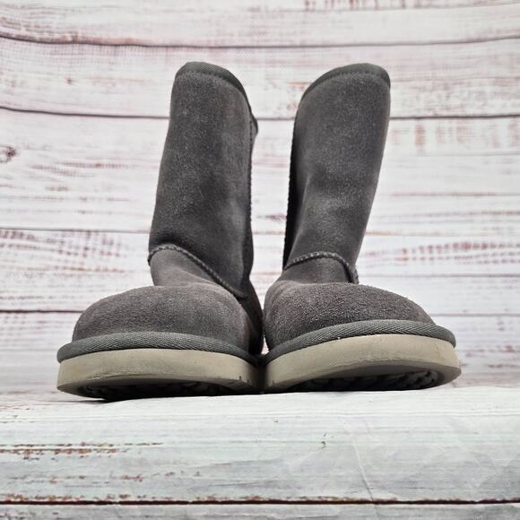 Koolaburra By UGG Womens Short Boots Gray Suede Size 9 Casual Cozy Warm Casual - Picture 4 of 9
